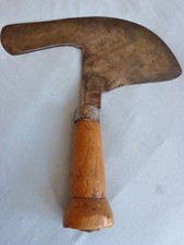 Ancienne serpe à talon poudo + étui cuir outil ancien vigneron vigne marque J