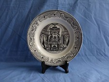 assiette en porcelaine opaque