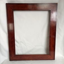 Cadre Louis-Philippe en noyer et marqueterie à clés. - feuillure 38,8 x 30,8 cm