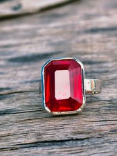 Bague de fiançailles rubis