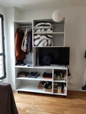 4 meubles d’aménagement avec les portes