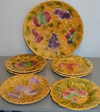 8 Assiettes à Dessert 1 Plat Barbotine Décor Fruits Sarreguemines XIX ème