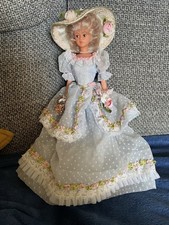 Poupée Sur Socle Vintage Style Barbie 