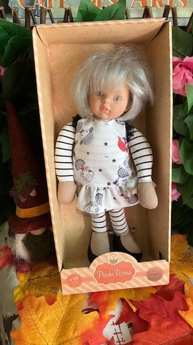 Poupee neuve dans boite - dans, sa