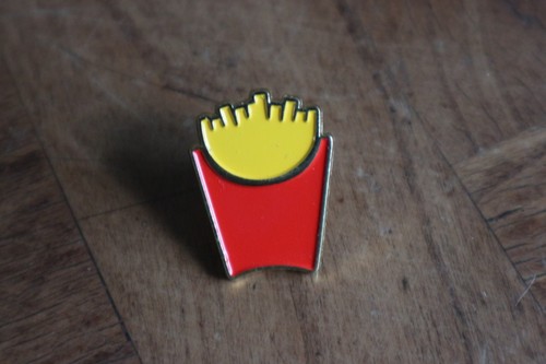 Pin cornet frites - pin's,