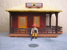 PLAYMOBIL : station " Oambati - safari lodge " - savane