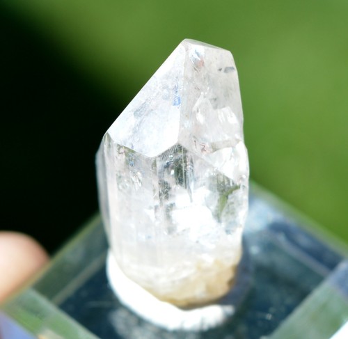 Danburite grammes aurora - danburite,