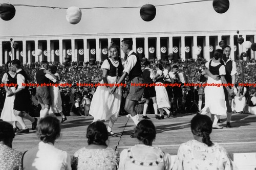 F017848 folk dance group - group, on