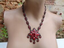 TARATATA - COLLIER VINTAGE ANNÉES 1980 - ALLIAGE BRONZÉ,  ÉMAIL ET STRASS ROUGES