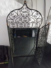 Ancien miroir en fer forgé