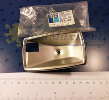 Enjoliveur inox poignée intérieure de porte droite Peugeot 404 et 504 ->M1980