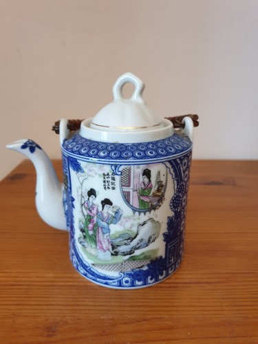 Belle théière porcelaine - en,