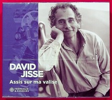 Assis sur valise david - ma,