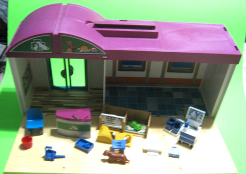 2011 playmobil veterinary - 2011,
