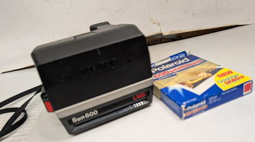 Vintage polaroid 600 instant - polaroid,