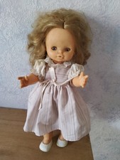 Petite Poupée Famosa