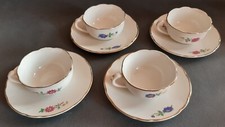 Lot 369 - 4 tasses 4 soucoupes