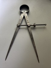 Compas ancien droit à secteur (maintien de l'écartement) à pointes sèches, 23cm.