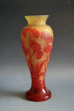 ANCIEN VASE EN VERRE GRAVÉ À