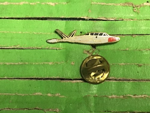 Pins fouga magister signé - pins,