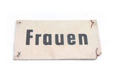 Ancien Panneau Toilettes