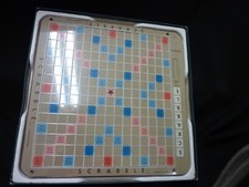 VINTAGE 1982 SCRABLE DELUXE