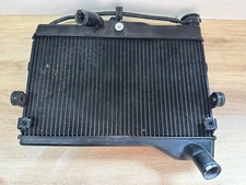 UN RADIATEUR MOTO YAMAHA MT07