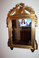 MIROIR A FRONTON EN BOIS DORE STYLE LOUIS XVI