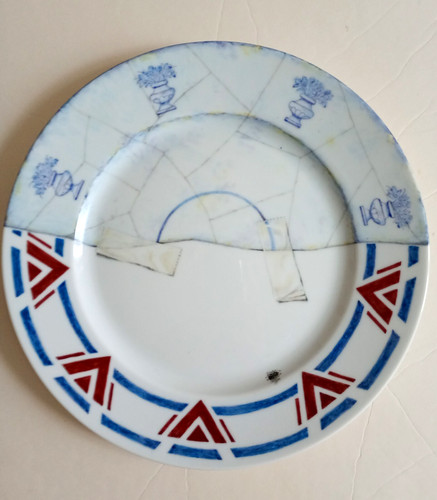 Assiette peinte par - , pierre