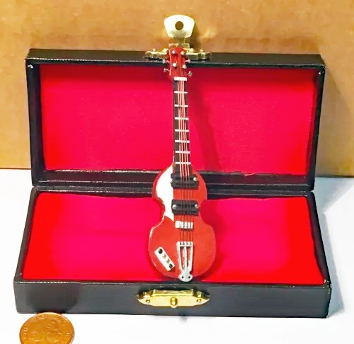 Maison poupée guitare - guitare, en
