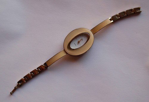Montre ancienne quartz go - "ancienne",