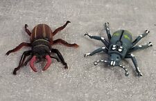 2 Insectes En Plastique Rouge