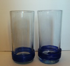 1687* murano venise 2 vases h. total  20,5 cm X 9,5 cm  signé carlo moretti ?