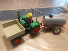 sympa Fermier avec faucheuse