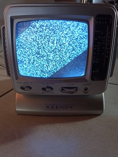 Ancienne petite télé - ancienne,