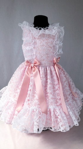 Robe dentelle style espagnol