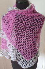 GRAND CHALE neuf crocheté  en laine  grise et rose  GEORGES PICAUD