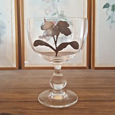 Grand verre rince raisin en cristal avec fleurs en étain