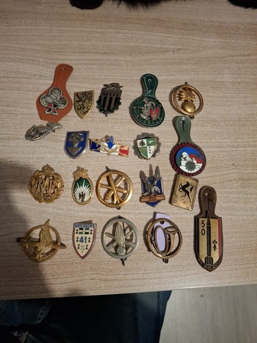 Lot insignes militaires - , de