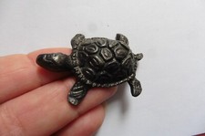 Petite tortue ancienne en