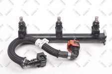 TRIUMPH TRIDENT 660 Tuyau D'Injection Barrette D'Injection Injecteurs 1243990