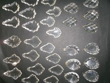 Lot 31 grandes pampilles anciennes en verre pour lustre - 9 modèles différents