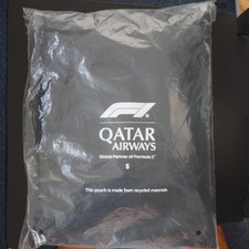 QATAR AIRWAYS  /  FORMULA  1  /  F  1  / PYJAMAS AND SLIPPERS SIZE S  NEVER OPEN