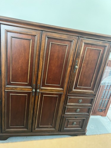 Large traditional solid wood - large,