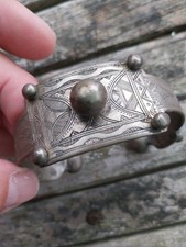 BRACELET MAROCAIN ARGENT NON TITRE BERBERE TOUAREG 98 Grs DIAM 7,5CM A NETTOYER