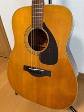 Guitare acoustique YAMAHA