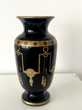 Vase opaline noire époque