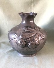 Vase Boule Art Nouveau en étain à décor de châtaignes F.Cortési