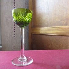 1 verre a liqueur de couleur