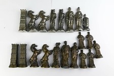 Pièces d'échec anciennes Romains vs Gaulois en métal à l'unité